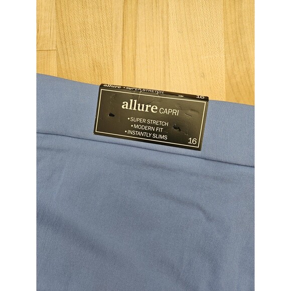 NWT Alfred Dunner Super Stretch Women's Allure Capri Pants 16 Blue $54 MSRP - Picture 4 of 6